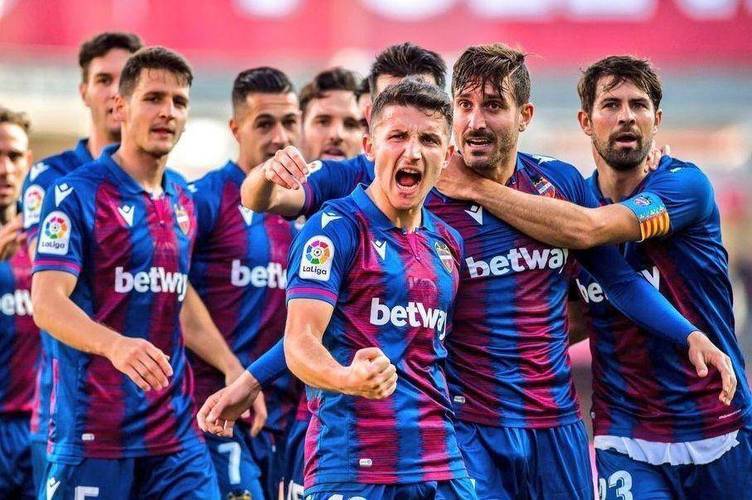 比利亚雷亚尔轻取胜利，奥萨苏纳未能抵挡的简单介绍